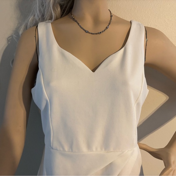 White sleeveless dress - Picture 8 of 11